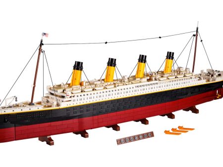 10294 | LEGO® ICONS™ Titanic For Cheap